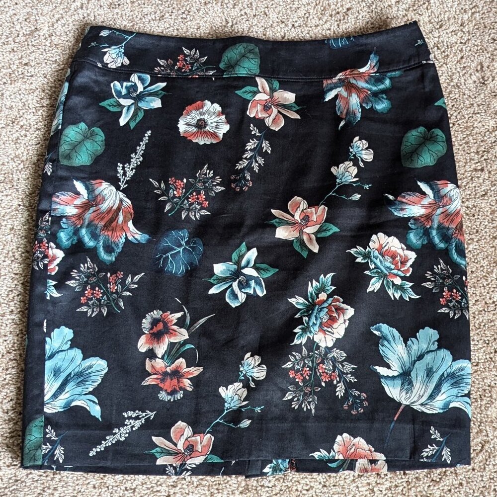 LOFT Skirt Womens Sz 8P Black Floral Mini Pencil Lined Cotton Casual Feminine